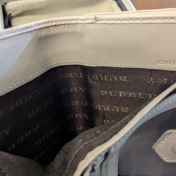 Burberry Wallet in Smoked Trench - Picture 8 of 10